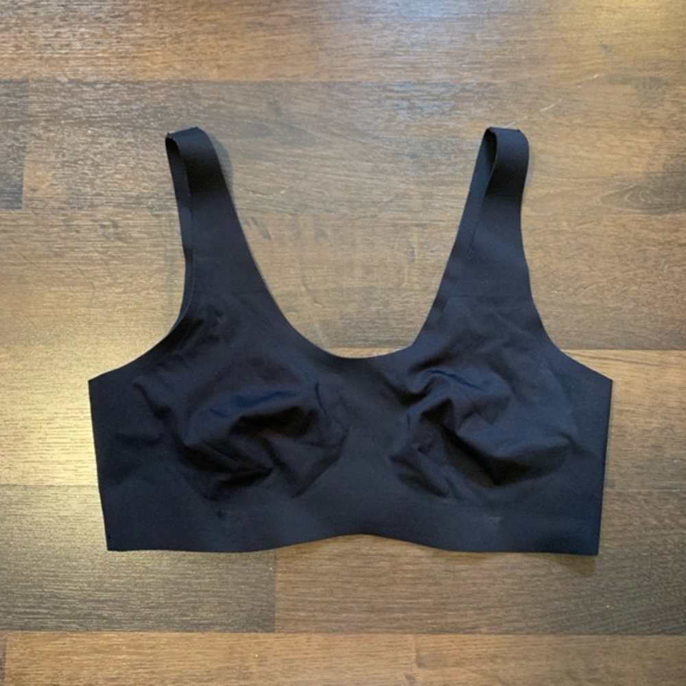 Knix Seamless Black Bralette